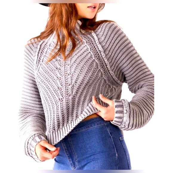 Free People Sweaters - Free People Grey Sweetheart Chunky Knit
Crewneck Sweater - M